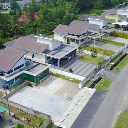 Dlayaran Villa Guest House Kuala Rompin Buitenkant foto