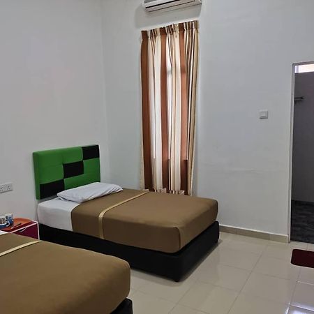 Dlayaran Villa Guest House Kuala Rompin Buitenkant foto