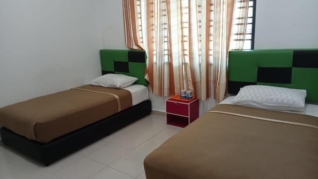 Dlayaran Villa Guest House Kuala Rompin Buitenkant foto