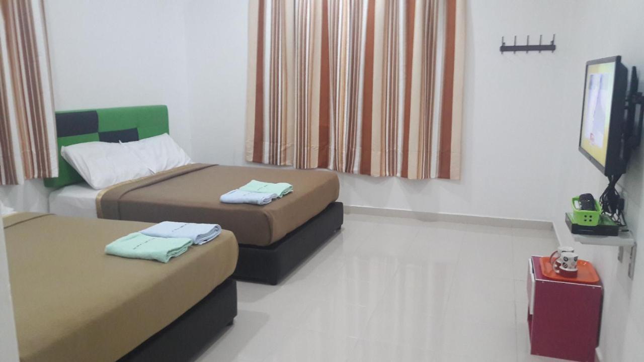Dlayaran Villa Guest House Kuala Rompin Buitenkant foto
