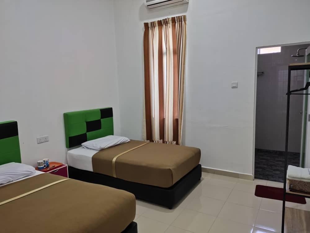 Dlayaran Villa Guest House Kuala Rompin Buitenkant foto